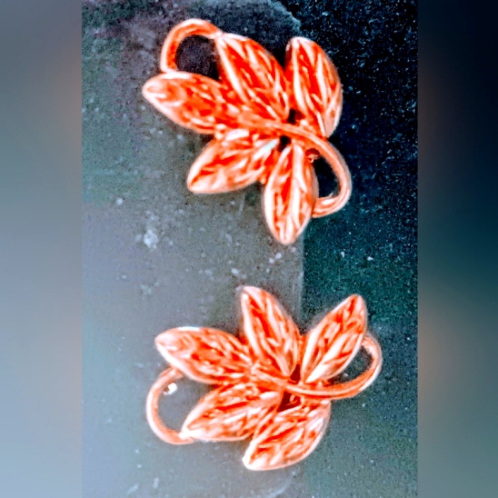 Vintage Givichy Gold tone Clip on leaf design pattern Earrings